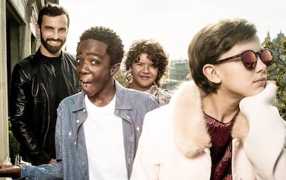 Nicolas Ghesquiere, Caleb McLaughlin, Gaten Matarazzo y Millie Bobby Brown.