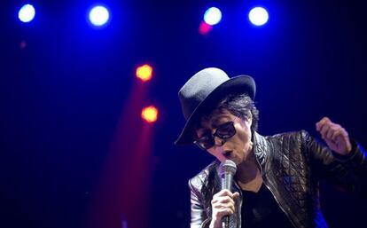 Yoko Ono durante una de sus 'performance', en Nueva York.