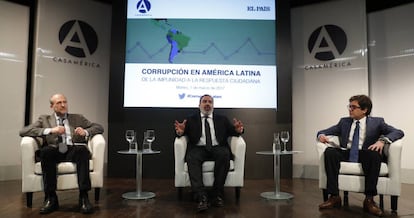 M. Villoria, A. Salas y M. Bernardo Marín en Casa de América, este martes.