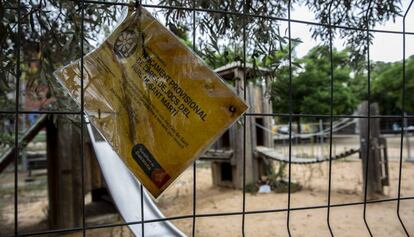 Espacio infantil de Sant Martí, cerrado por la presencia de contaminantes. 