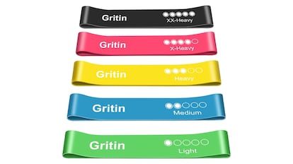 Un clásico dentro de los accesorios fitness domésticos: las bandas elásticas con distinto grado de dificultad.