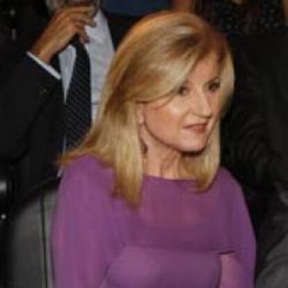 El presidente de El País y consejero delegado de PRISA, Juan Luis Cebrián, y Arianna Huffington, presidenta y directora de The Huffington Post Media Group.