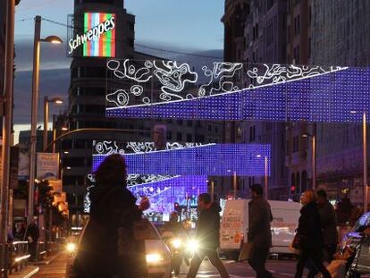 Ambiente navide&ntilde;o en la Gran V&iacute;a de Madrid en 2014.