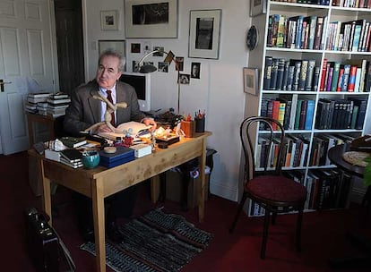 John Banville, fotografiado el pasado mes de abril en su estudio dublinés.