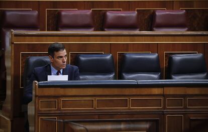 El presidente del Gobierno, Pedro Sánchez, durante el pleno del Congreso en la votación de la quinta prórroga del estado de alarma.