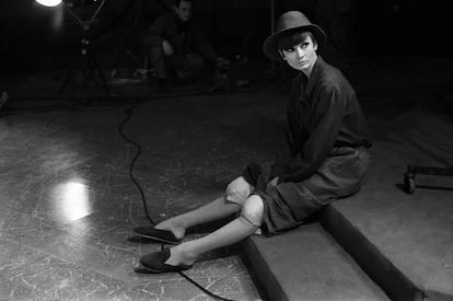 Audrey Hepburn en el set de la película 'Cómo robar un millón y...', de William Wyler, 1965.