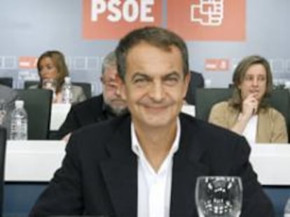 El jefe del Ejecutivo, José Luis Rodríguez Zapatero en la primera reunión que celebra el Comité Federal del PSOE tras las vacaciones.