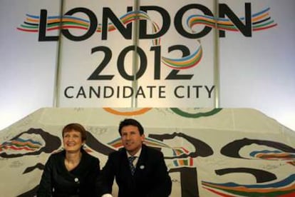 Sebastian Coe y la ministra de Deportes británica, Tessa Jowell, en un acto de la candidatura de Londres.