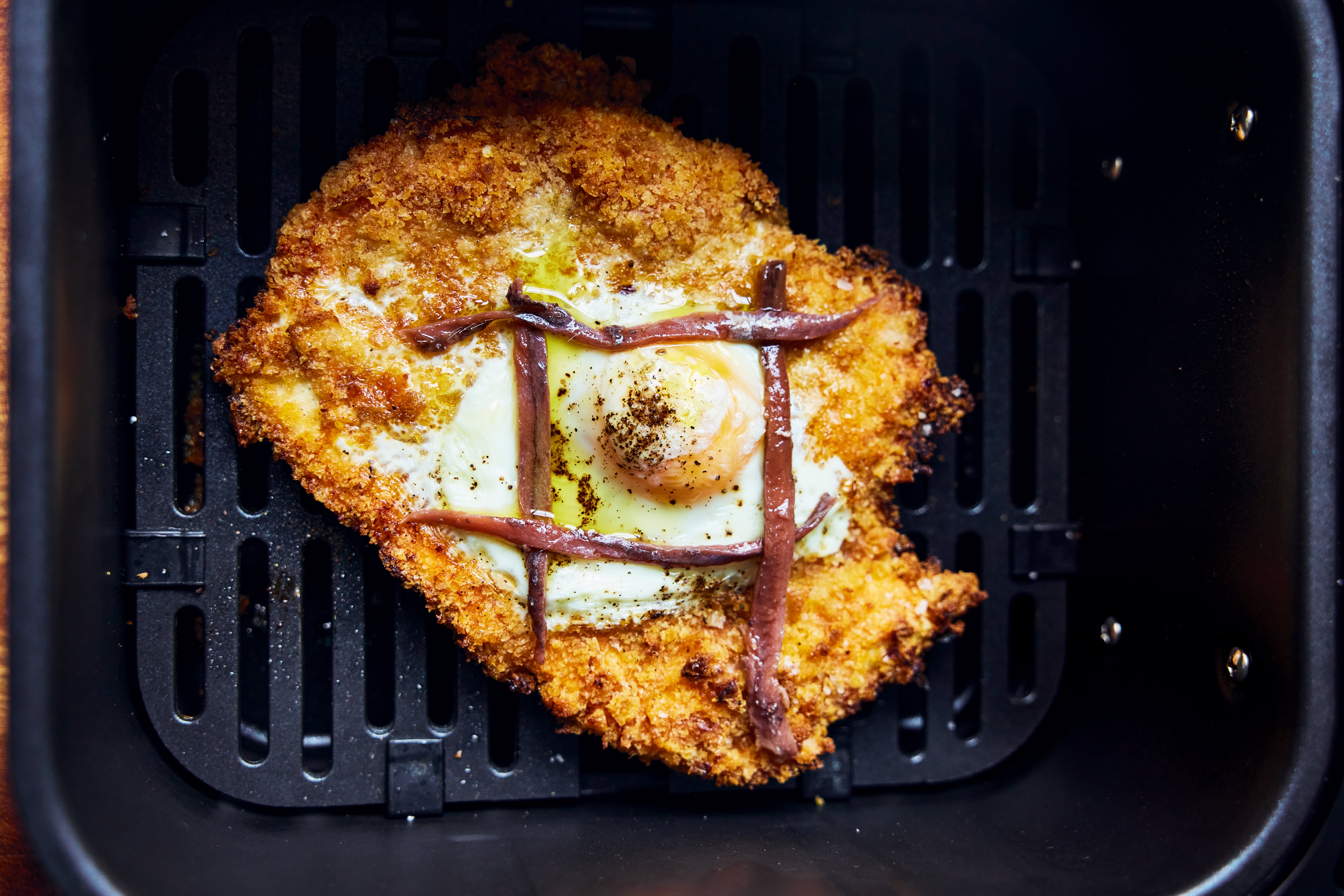 Tres recetas sanas y rápidas con ‘air fryer’, del aperitivo al postre, y tres libros para aprender