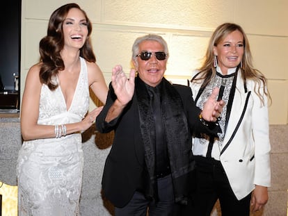 Mientras dormías: Roberto Cavalli llenó el centro Madrid de vestidos de fiesta