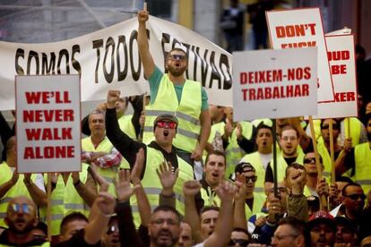 Protesta contra los Presupuestos de 2014, el viernes en Lisboa.