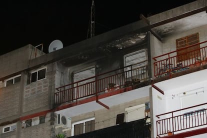 The fourth floor of the building in El Vendrell, Tarragona, where four children lost their lives in a fire Tuesday night.