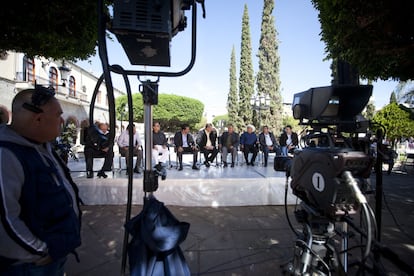 Grabaci?n programa de televisi?cial na praça central da Barca com motivo de suas festas.