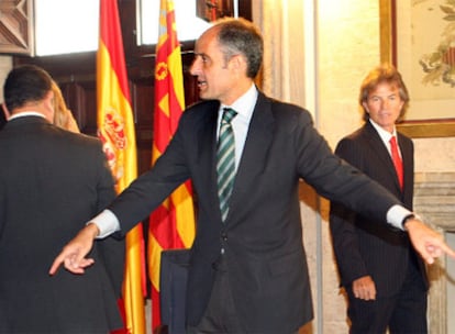 El presidente de la Comunidad Valenciana y del PP regional, Francisco Camps, durante un acto público celebrado ayer en el Palau de la Generalitat.