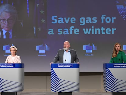 La presidenta y el vicepresidente de la Comisión Europea, Ursula von der Leyen y Frans Timmermans, junto a los comisarios de Energía, Kadri Simson, y Mercado Interior (al fondo), Thierry Breton, en julio.