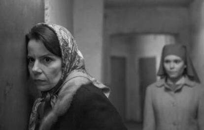 En 2016, la televisión pública polaca emitió la película 'Ida', en la que se sugiere un asesinato de judíos a manos de polacos, con una advertencia sobre sus "inexactitudes históricas".