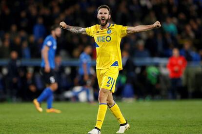 Miguel Layún festeja su segundo gol en la temporada