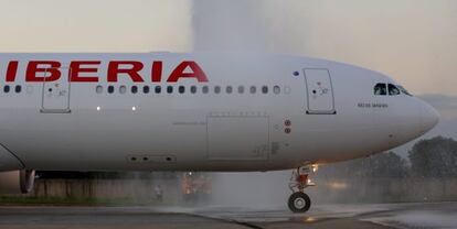 Iberia 'bautiza' un nuevo nuevo avión A-330 en Rio de Janeiro