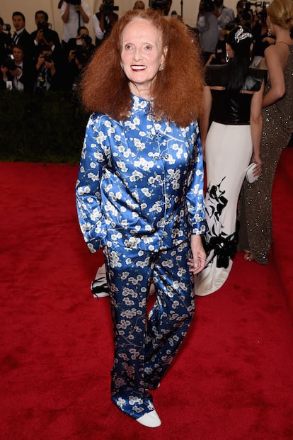 Grace Coddington apostó por un kimono de pantalón de Michael Kors.