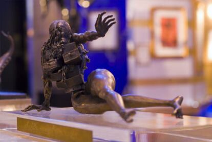 Imagen sin fechar de <i>La femme aux tiroirs</i> (<i>La mujer de los cajones</i>), de Salvador Dalí, en el Belfortmuseum de Brujas. Hoy se ha sabido que la escultura de bronce, valorada en más de 100.000 euros, fue robada hace dos días de una sala de exposiciones de la ciudad belga.