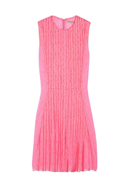 En rosa neón y tablas es de Christopher Kane. Precio: 657,39 euros  