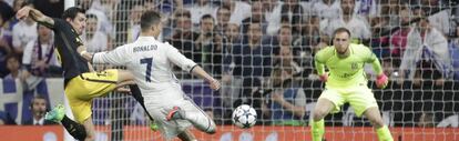 Cristiano, en su segundo gol en la ida de semifinales.