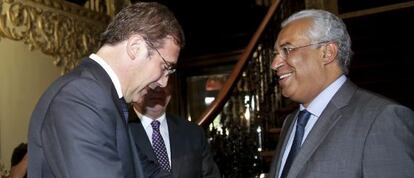 De izquierda a derecha, el primer ministro Pedro Passos Coelho (PSD-CDS) y el líder socialista António Costa.