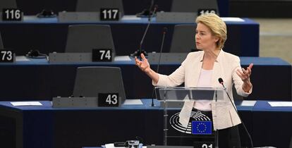 La presidenta de la Comisión Europea, Ursula Von der Leyen, durante una intervención en la Eurocámara.