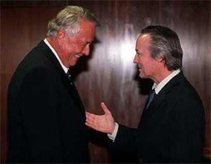 El presidente de Seat, Andreas Schleef (izquierda), y Josep Piqué, en una reunión reciente en Madrid.