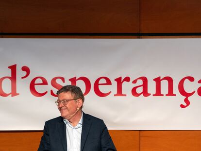 El secretario general del PSPV-PSOE y presidente en funciones de la Generalitat valenciana, Ximo Puig, durante la presentación del libro 'Una idea de esperanza', en el Jardí Botànic de la Universitat de València este lunes, 3 de julio.