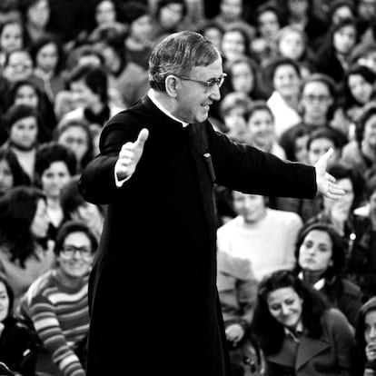 BARCELONA, SPAIN - NOVEMBER 25:  (ITALY OUT)  The Blessed Josemaria Escriva de Balaguer (1902-1975) preaches to the faithful at Brafa Sport's Center November 25, 1972 in Barcelon, Spain. Balaguer founded a Catholic group known as "Opus Dei" (meaning Work of God) October 2, 1928 in Madrid, Spain. Opus Dei has a membership of approximately 83,000 worldwide, mostly laymen. The mortal remains of the Josemaria Escriva de Balaguer will be transferred from the prelatic Church of Our Lady of Peace in Rome, Italy to the Roman Basilica of St. Eugene for veneration by the faithful before the canonization ceremony October 6, 2002 in St. Peter's Square by Pope John Paul II.  (Photo by Opus Dei Rome / Getty Images