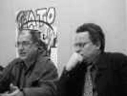 B 38298 (23/11/00) - Color - Presentación en la SGAE de la fiesta homenaje al rumbero Gato Pérez - En la foto, Carles Flavià (izda.) y el presidente de la SGAE Ramón Muntaner - Foto: Arduino Vannucchi -