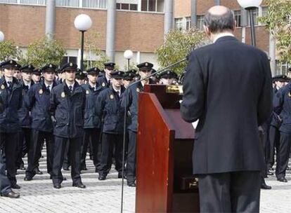 Alfredo Pérez Rubalcaba, durante la presentación de los recién licenciados.