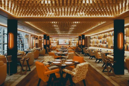 Ubicado en la cuarta planta de la tienda y con capacidad para 70 comensales, Le Café es además un escaparate para la línea editorial de Louis Vuitton.