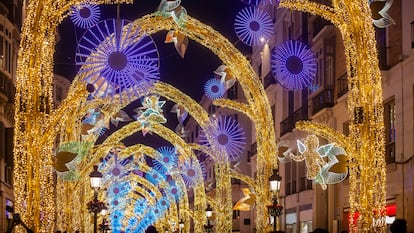 Vista de las famosas luces navideñas de la calle Larios, en Málaga.