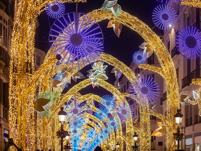 Vista de las famosas luces navideñas de la calle Larios, en Málaga.