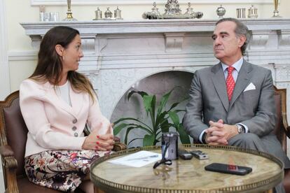 María Eugenia Gay, decana del ICAB, y José María Alonso, decano del ICAM.