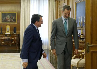 El rey Felipe VI recibe al portavoz del PNV en el Congreso, Aitor Esteban.