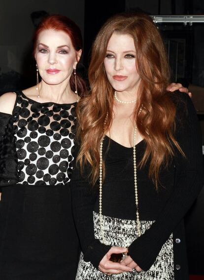 Priscilla Presley y su hija, Lisa Marie, en 2015.