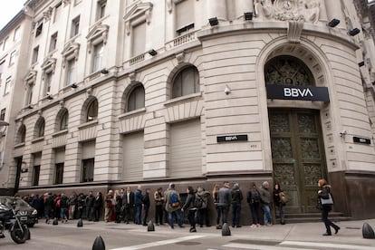 Una oficina de BBVA en el centro de Buenos Aires, a mediados de 2019