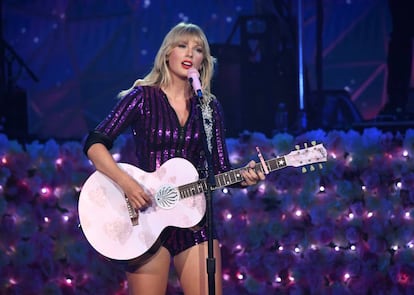 Taylor Swift, la última estrella del pop que ha declarado que su discográfica le ha timado. Y lo ha dicho justo cuando sale la lista de 'Forbes' con los famosos mejor pagados y ella es la número uno.