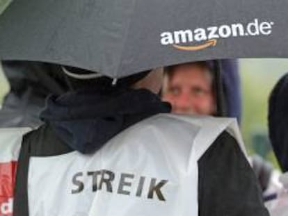 Empleados de la subsidiaria alemana de la empresa estadounidense Amazon participaron la semana pasada en una huelga en Leipzig, Alemania.