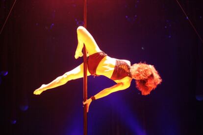 La bailarina de <b><i>pole dance,</b></i> Galina Troschenko, en un momento de <b><i>Pasión sin Puñales.</b></i>