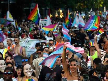 Un momento de la manifestación del Orgullo en Madrid, este sábado, donde se han congregado cientos de miles de personas.