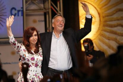 Cristina Fernández y Néstor Kirchner, en un acto en Buenos Aires en 2007.