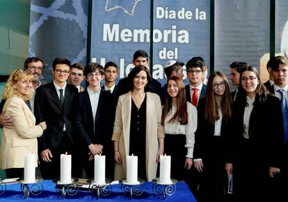 Isabel Díaz Ayuso, durante el homenaje a las víctimas del Holocausto en la Asamblea. 