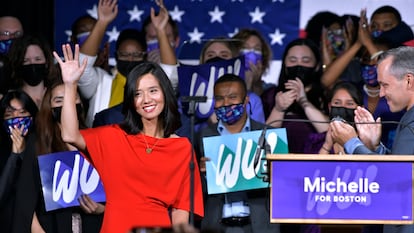 Michelle Wu comemora sua vitória nas eleições para a prefeitura de Boston (EUA).