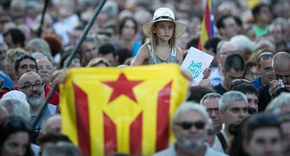 Asistentes a un acto de precampaña de Junts pel Sí, el pasado viernes en Barcelona.