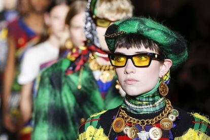 Colección de Versace durante la Milan Fashion Week Otoño/Invierno 2018/19.