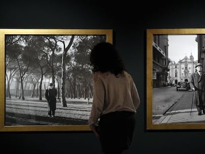 Baroja, a la izquierda, y Azorín, a la derecha, al final de sus vidas en dos fotografías de la exposición.
